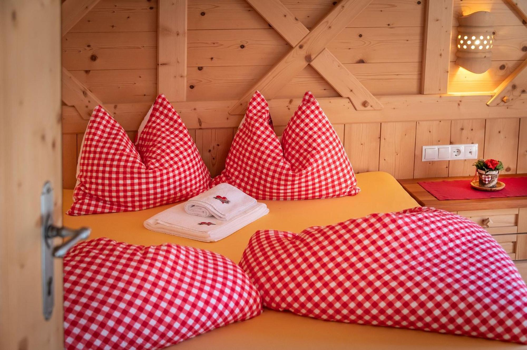 Chalets Almdorf Haidenberg Brunico Camera foto